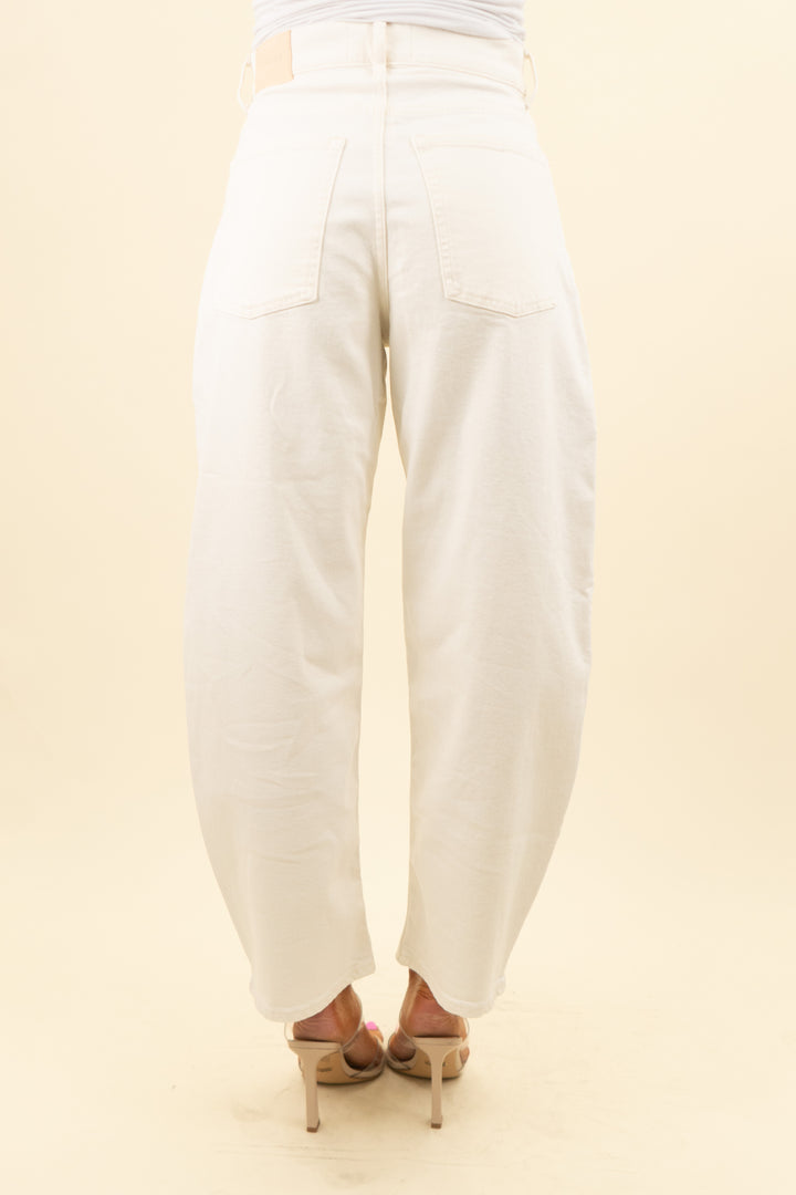 everlane the way-high curve jean in ecru (27; retail $88)