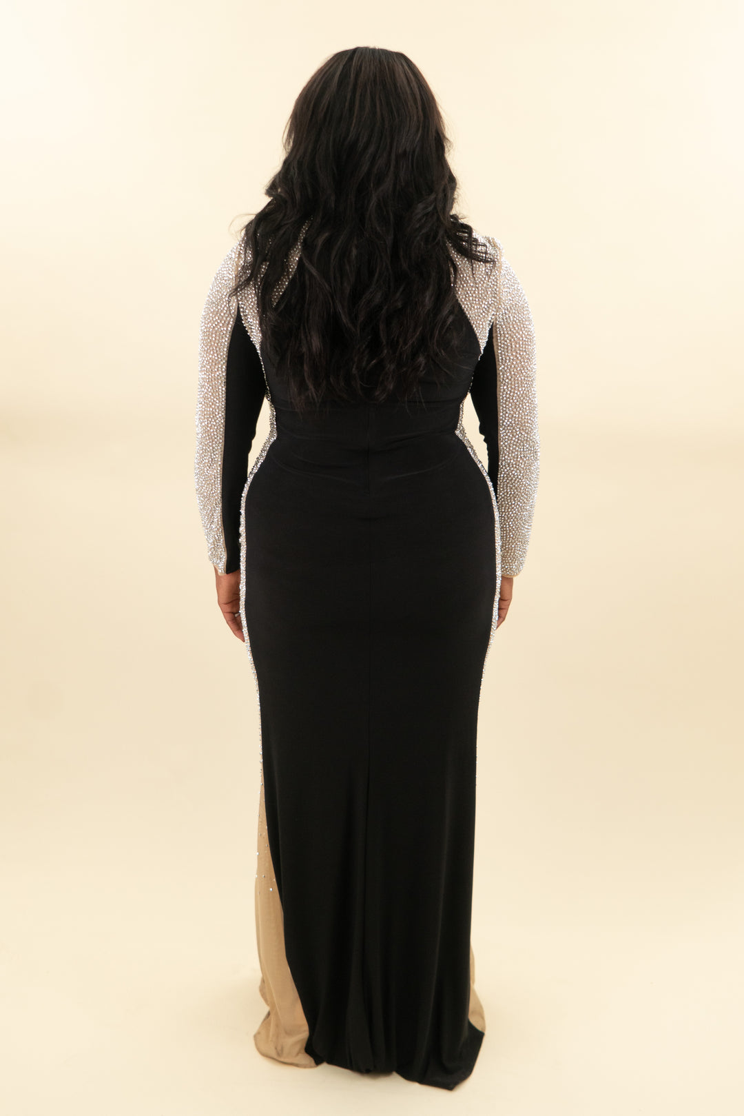 xscape black & beige l/s gown w/ beading (16; retail $298)