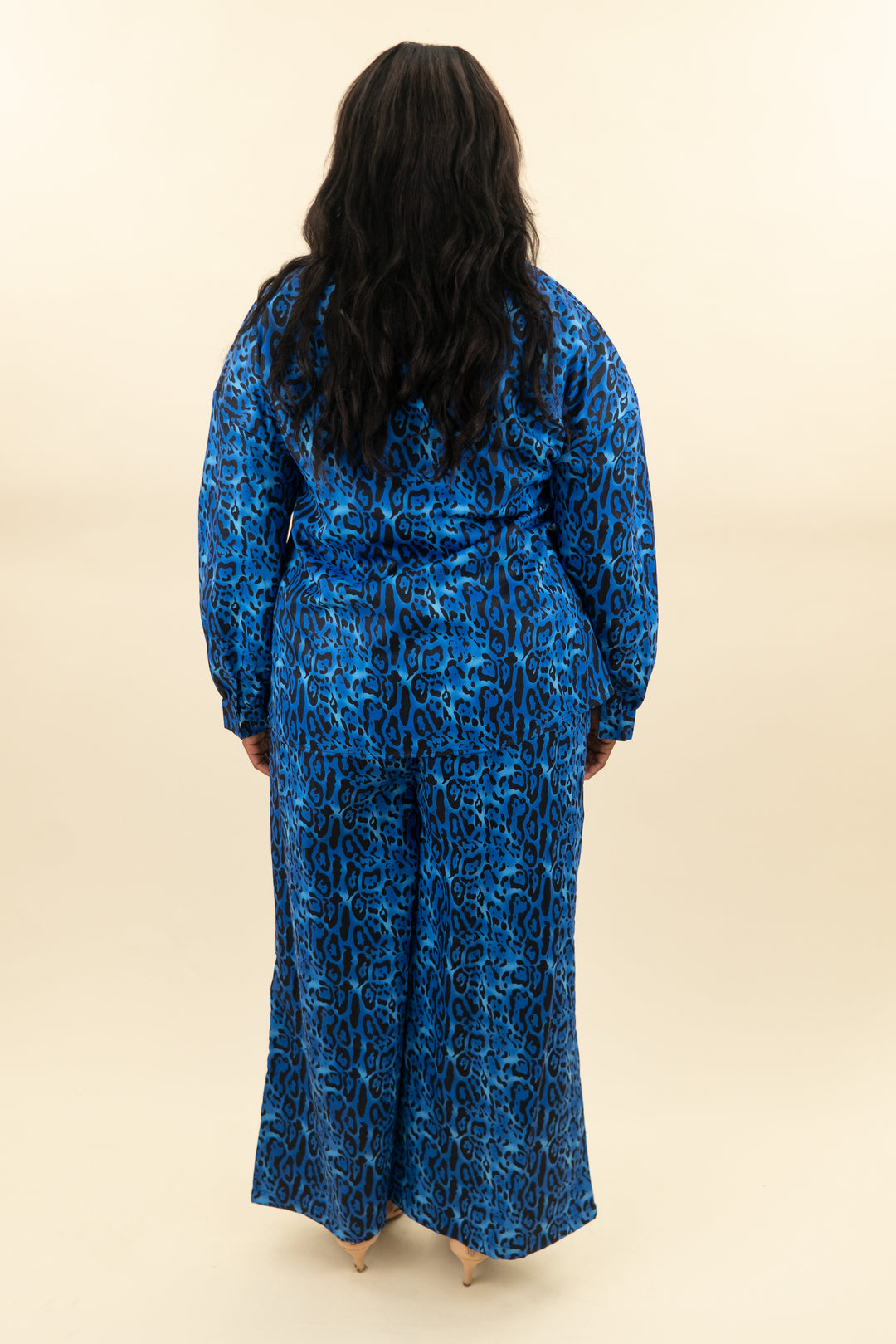 blue leopard pant and button down top set (xl; retail $45)