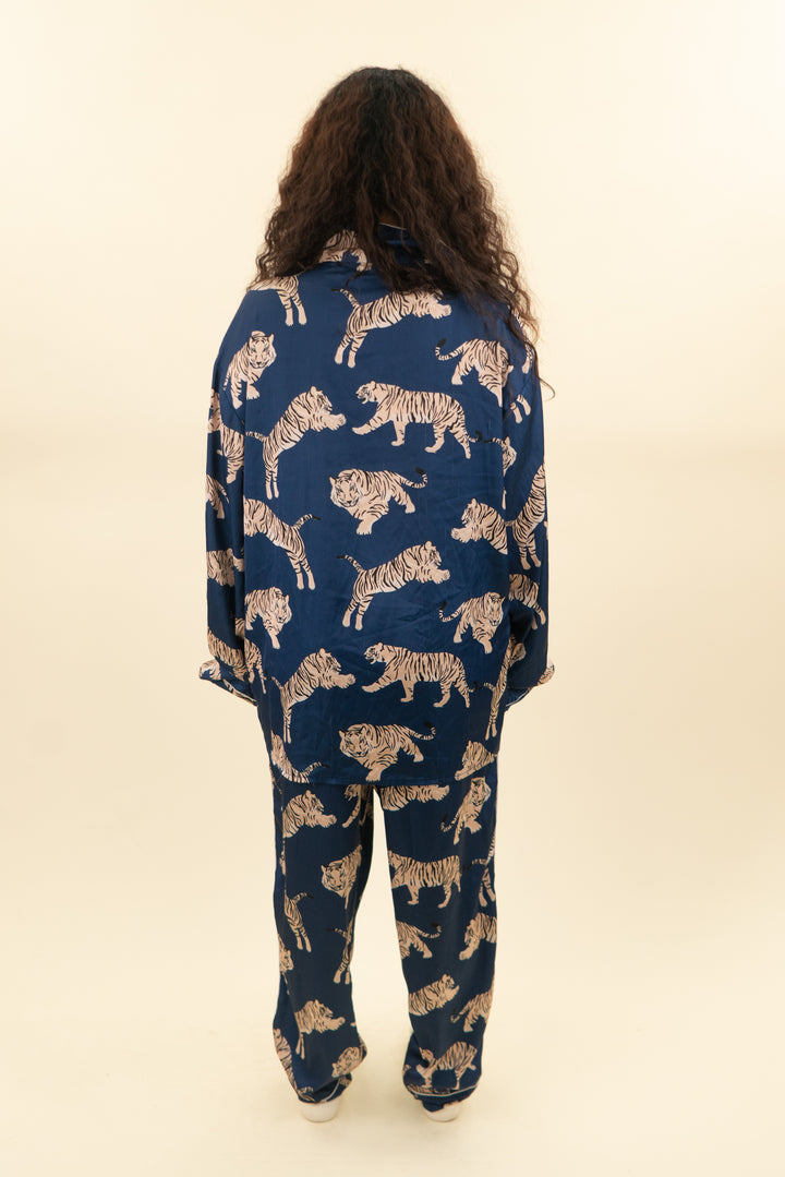 averie blue tiger printed pajama set (xl; retail $135)