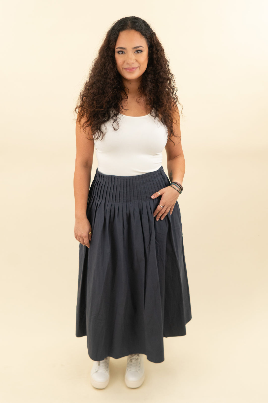 rue sophie navy cinch waist maxi skirt nwt (m; retail $198)