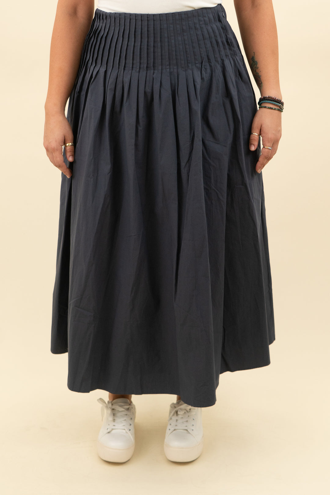 rue sophie navy cinch waist maxi skirt nwt (m; retail $198)