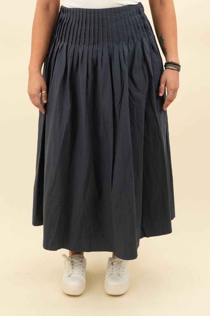 rue sophie navy cinch waist maxi skirt nwt (m; retail $198)