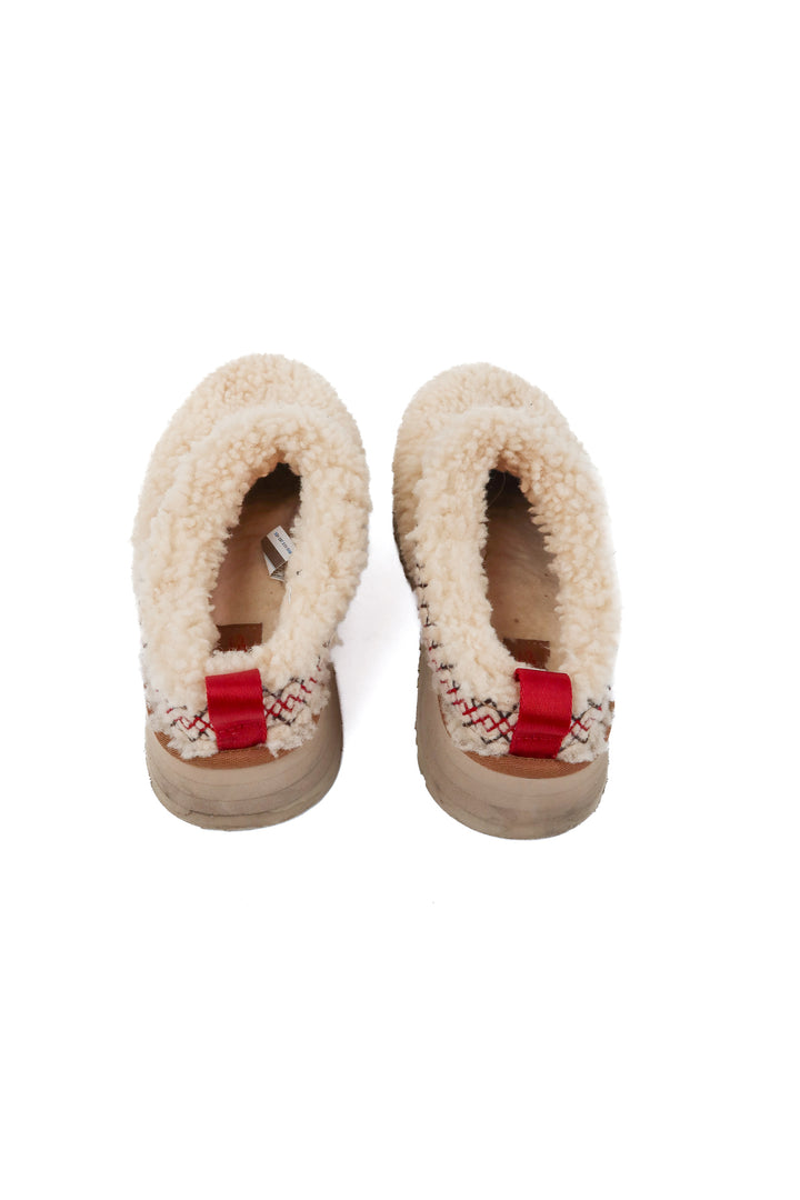 ugg sherpa slip on slippers (8; retail $95)