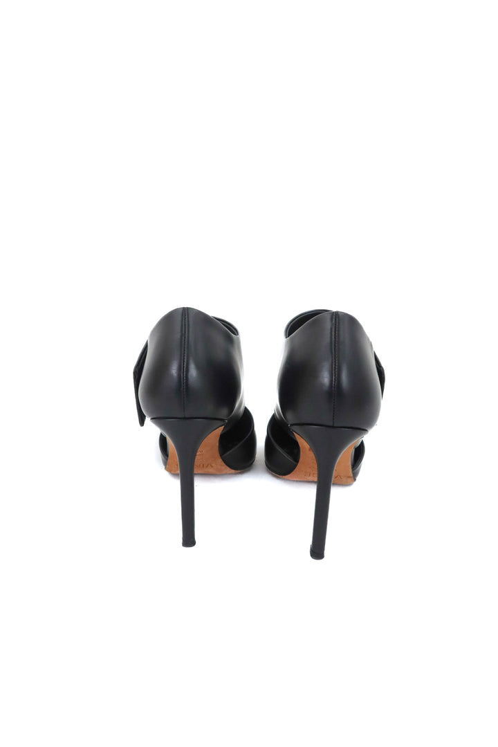 vince black pointed toe heel (8.5; retail $350)