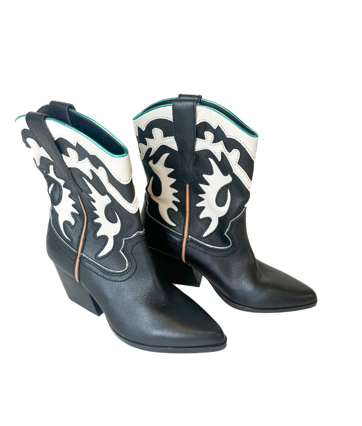 Dolce Vita Black Boots with Metallic Trim (7)
