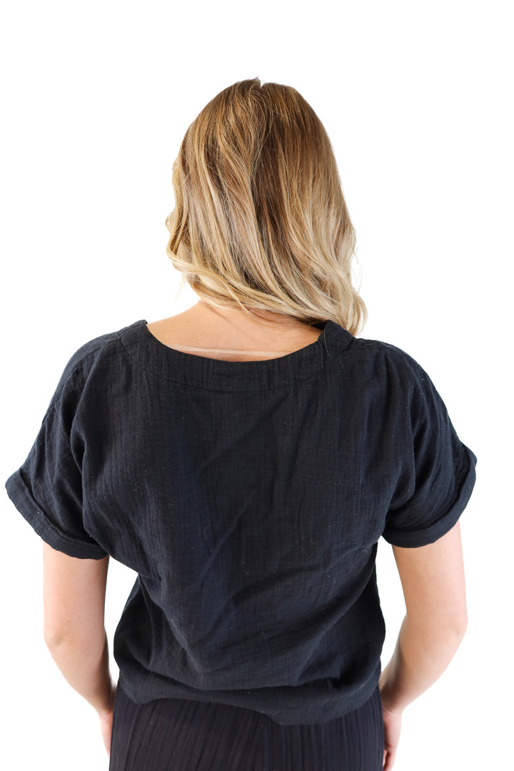 Universal threads black gauze tee NWT (s; retails for $15)
