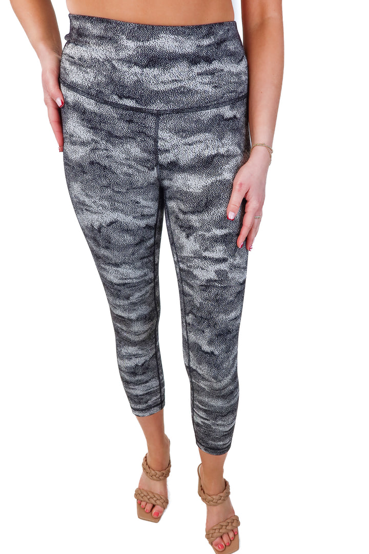 Lululemon Black/White Printed Legging (4)
