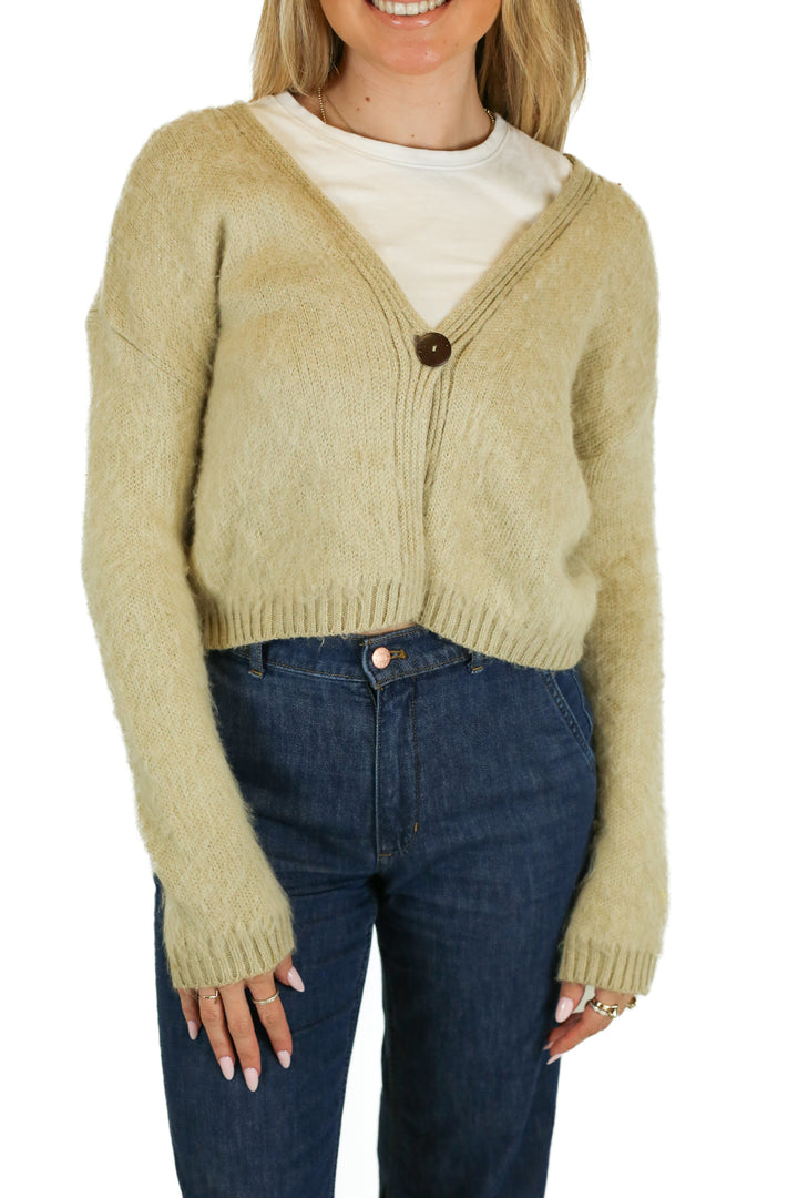 BP Oatmeal Fuzzy Cropped Cardigan (S)