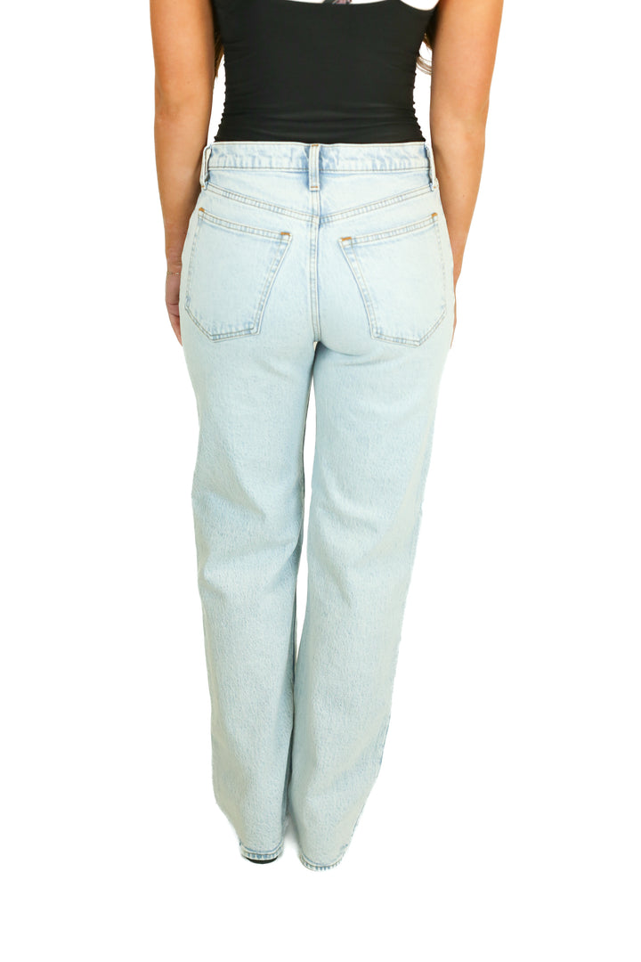 Abercrombie Light Wash 90s Relaxed High Rise Jeans NWT (28/6L; Retail $110)