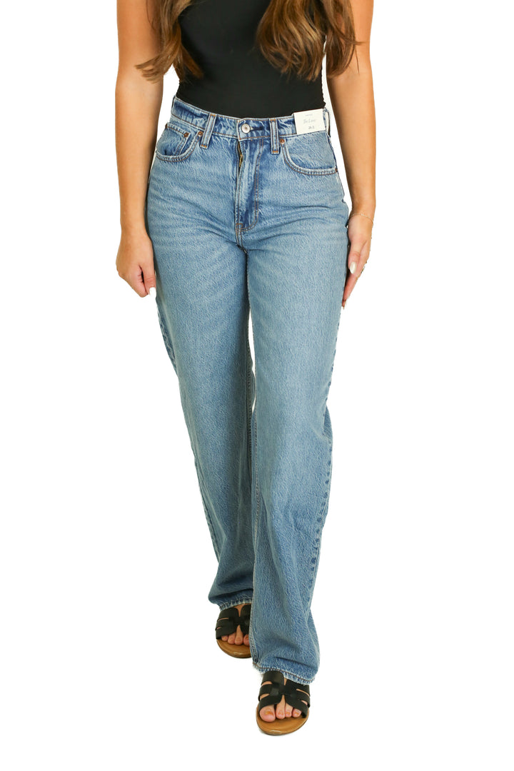 Abercrombie Medium Wash Loose Fit High Rise Jeans NWT (26/2L; Retail $90)