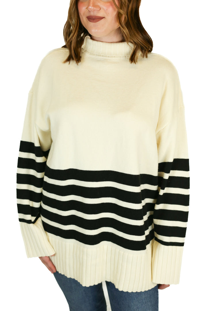 Commense Black and Cream Oversized Sweater (L)