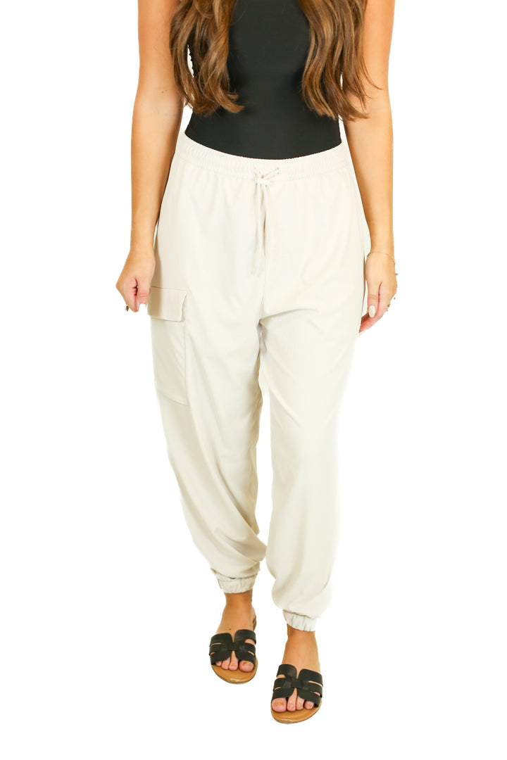 noli cargo style joggers in bone (M)