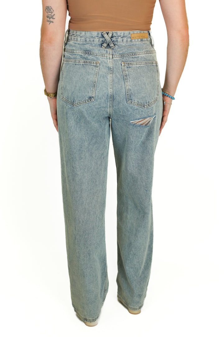 White Fox Straight Leg High Waist Jeans NWT (L)
