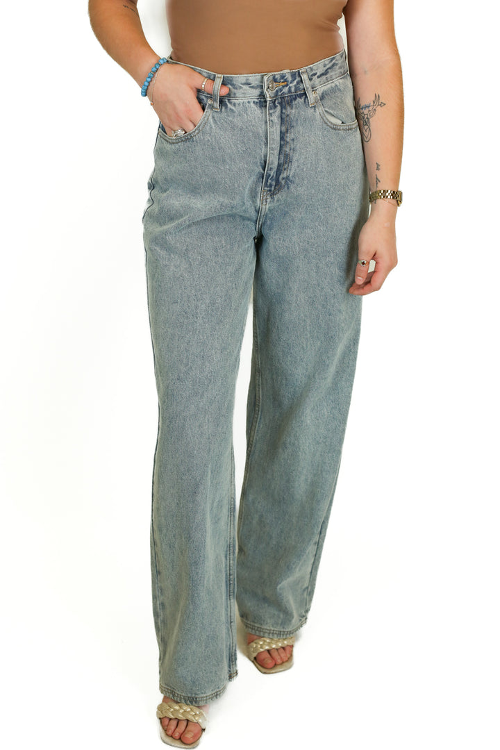 White Fox Straight Leg High Waist Jeans NWT (L)