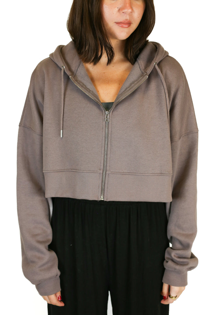boohoo brown cropped zip up jacket NWT (m)