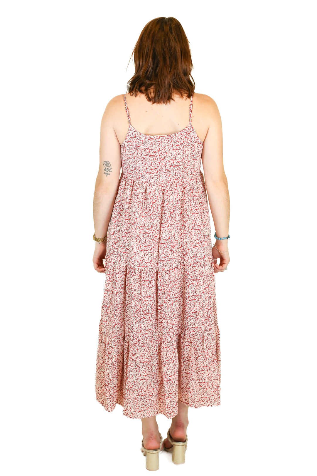 sophie x hailee maroon floral spaghetti strap tiered maxi dress (s)