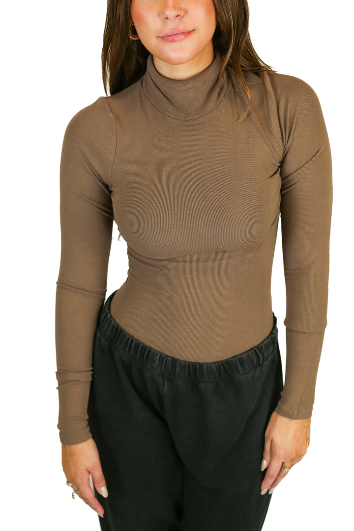 the foxy kind ribbed brown long sleeve turtleneck bodysuit (M)
