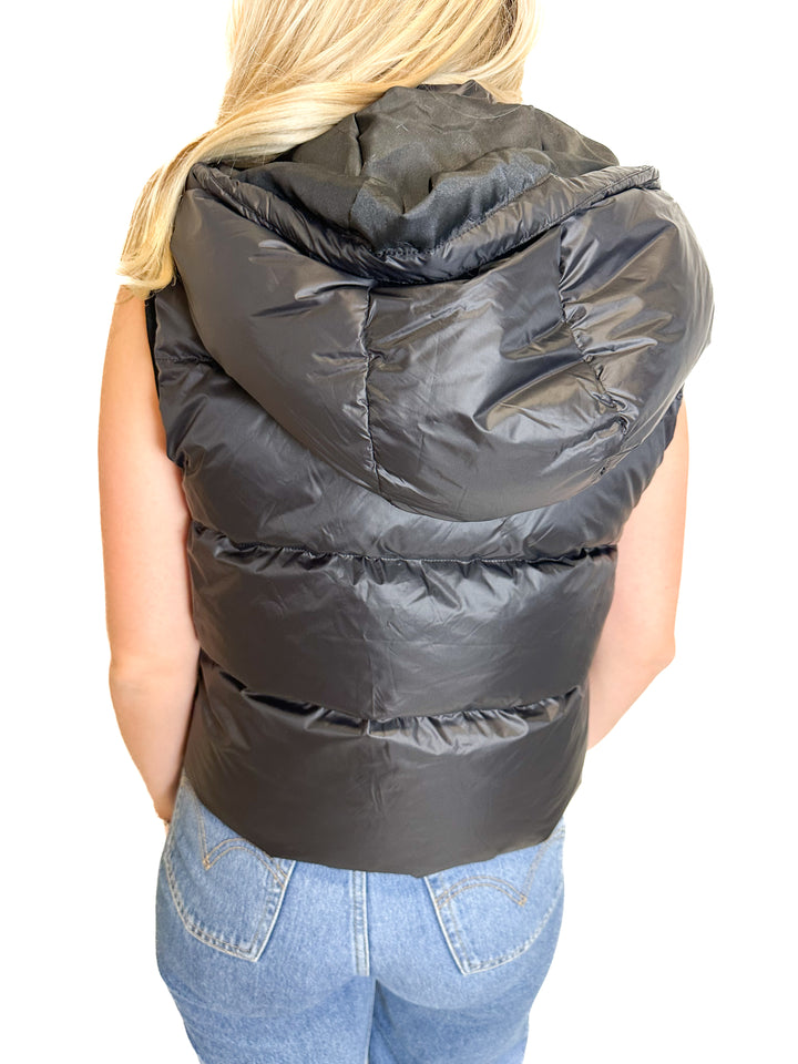 Cuts Sleeveless Black Puffer Vest (M)*