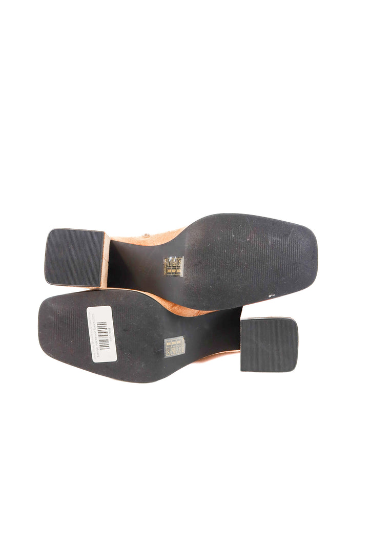 Oasis society tan suede booties NWOT (10; retails for $100)
