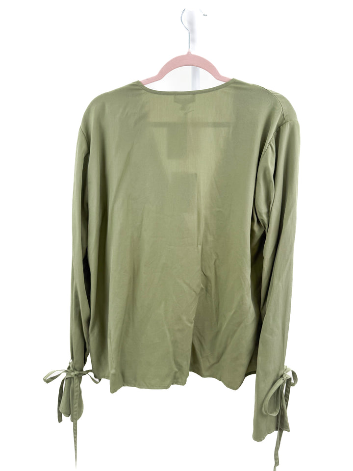 L'academie blouse NWT (S)