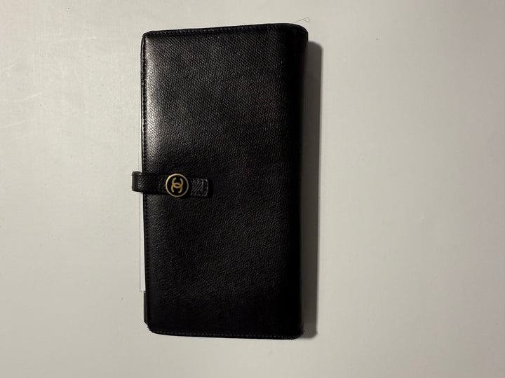 SOLD: Chanel Vintage Leather Continental Wallet