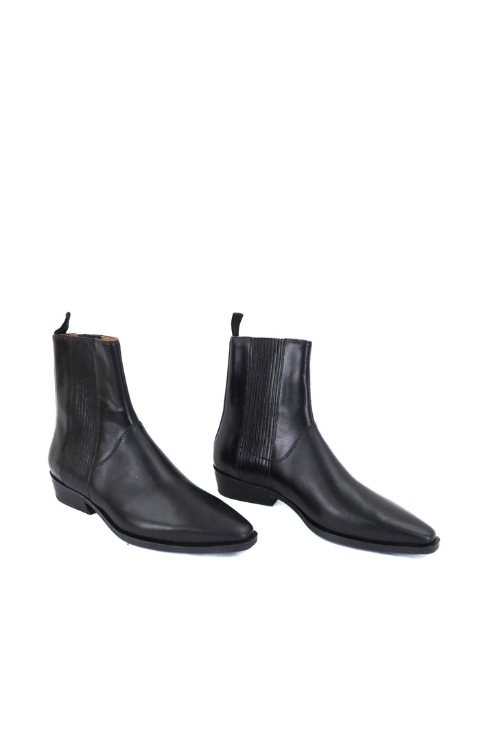 vagabond black snip toe booties (37; retail $200)