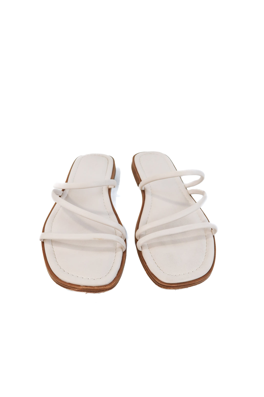 Universal Thread white strappy sandals (10)