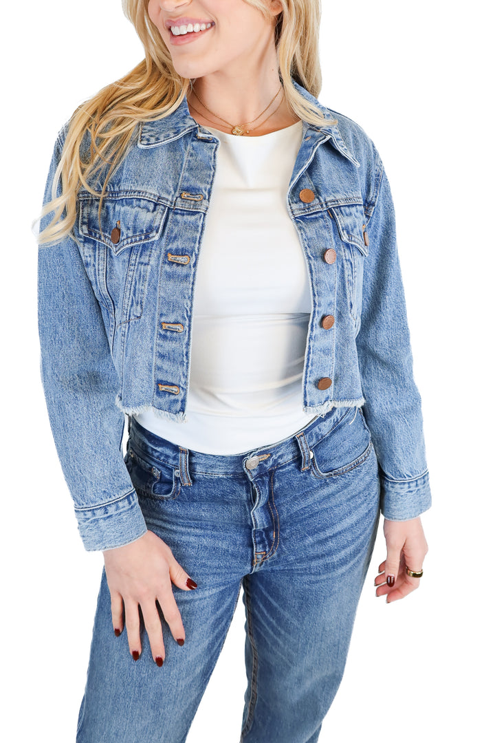 alice+olivia cropped denim jacket (xs; retail $395)