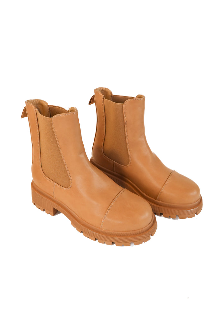 becca brown chelsea platform boots NWOT (8.5)