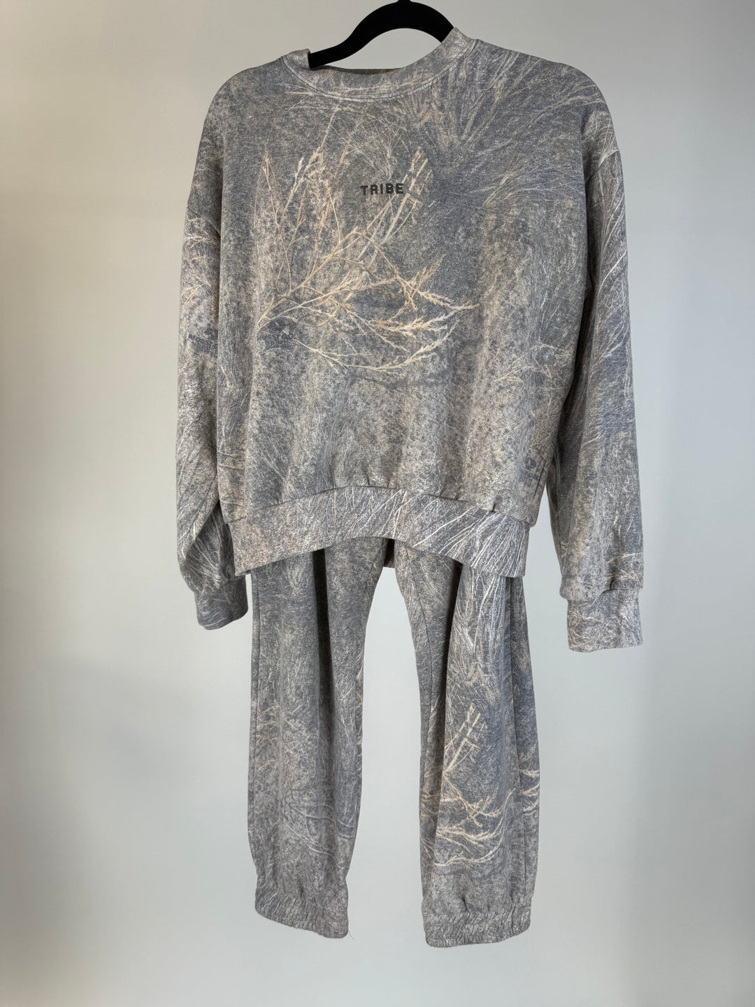 SOLD: Tribe Kelly Printed Sweatsuit (XS top, M pant)*