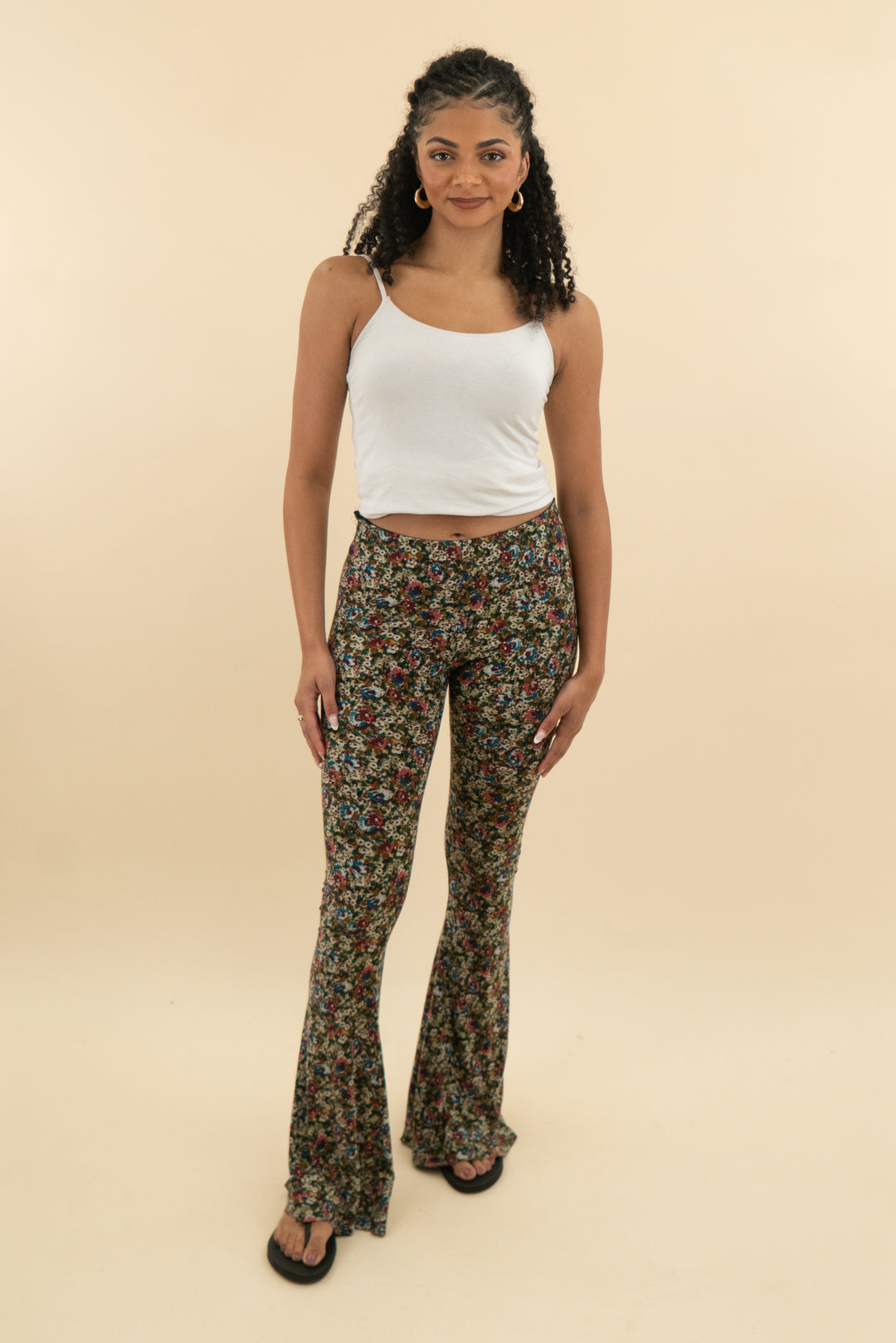 show me your mumu multicolor floral flare pull on pants (l; retail $148)