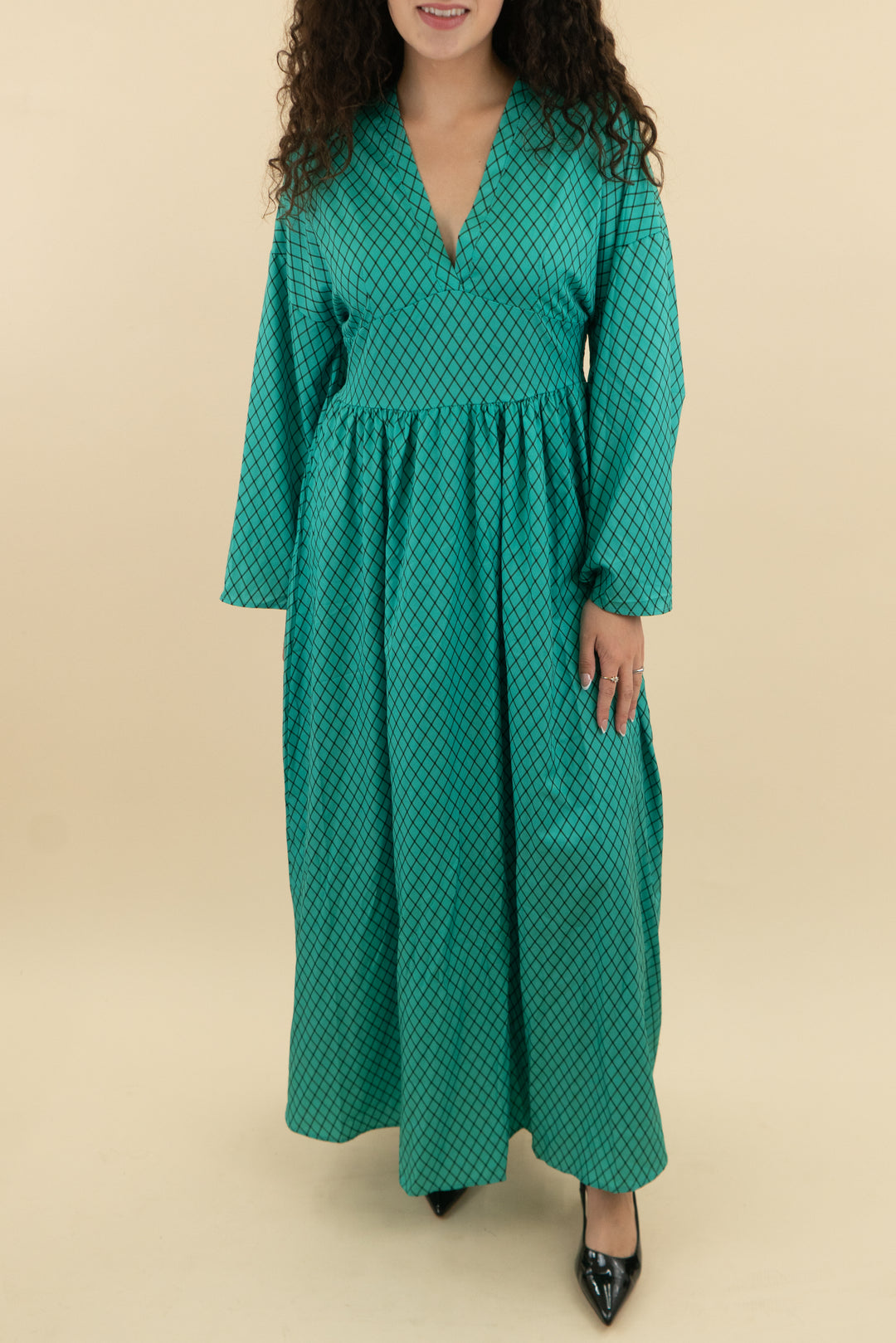 amara fiore green plaid flare sleeve maxi dress (m; retail $90)