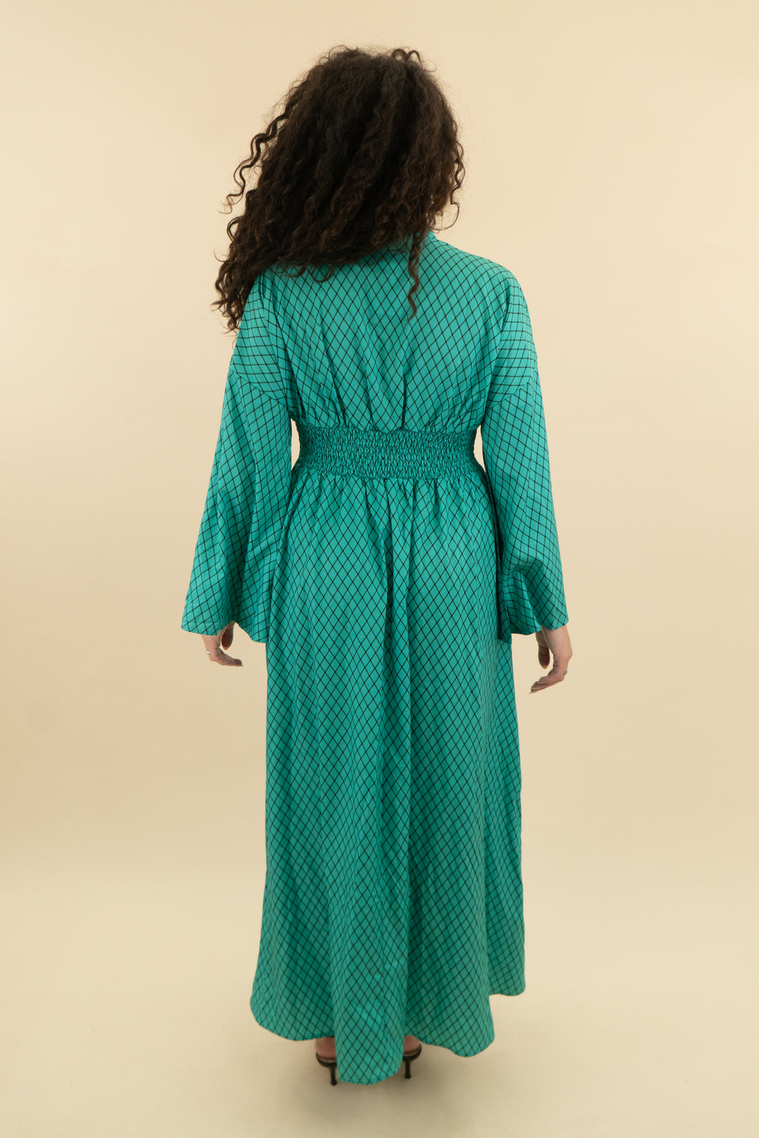 amara fiore green plaid flare sleeve maxi dress (m; retail $90)
