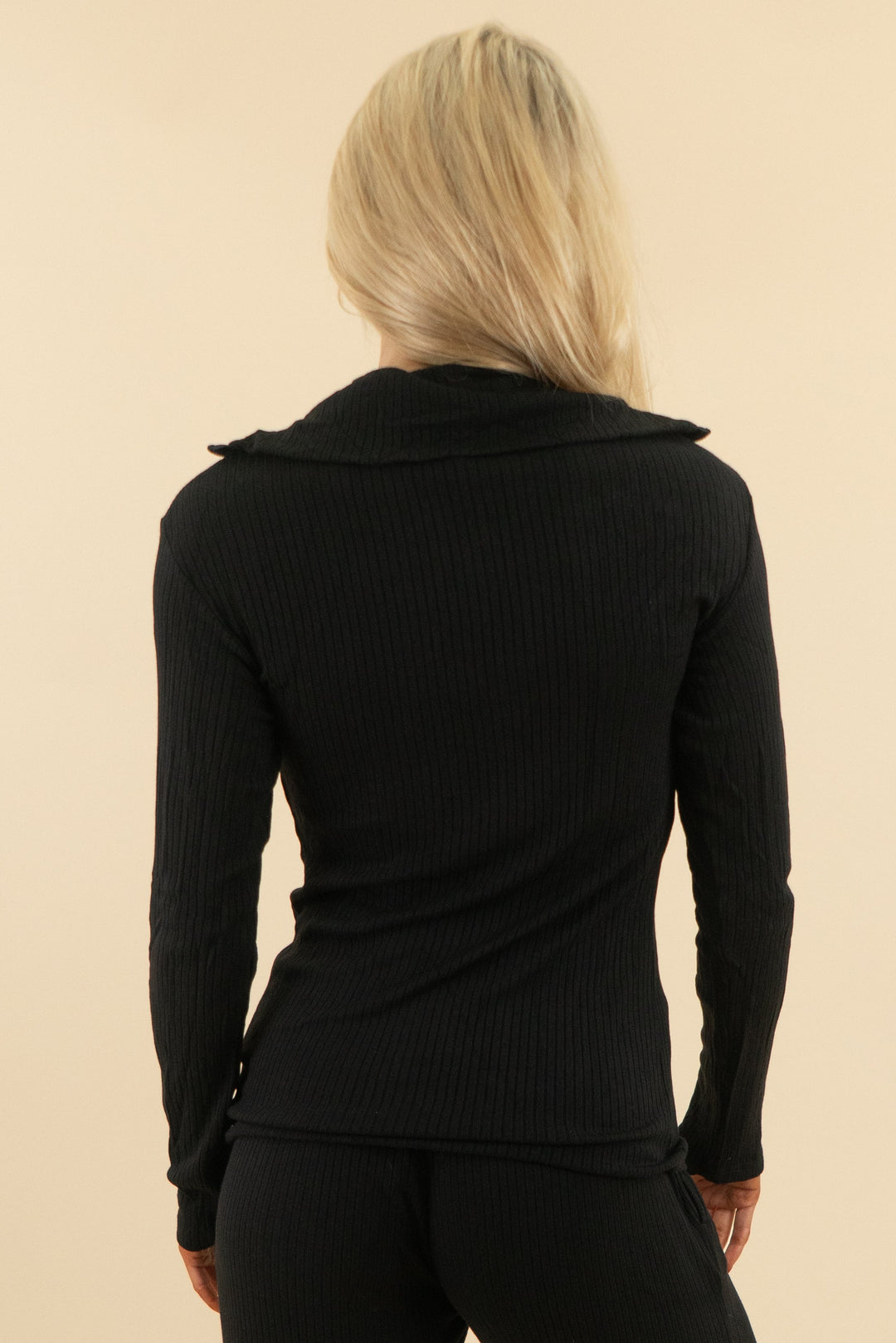varley luella fitted half zip top (m; retail $132)