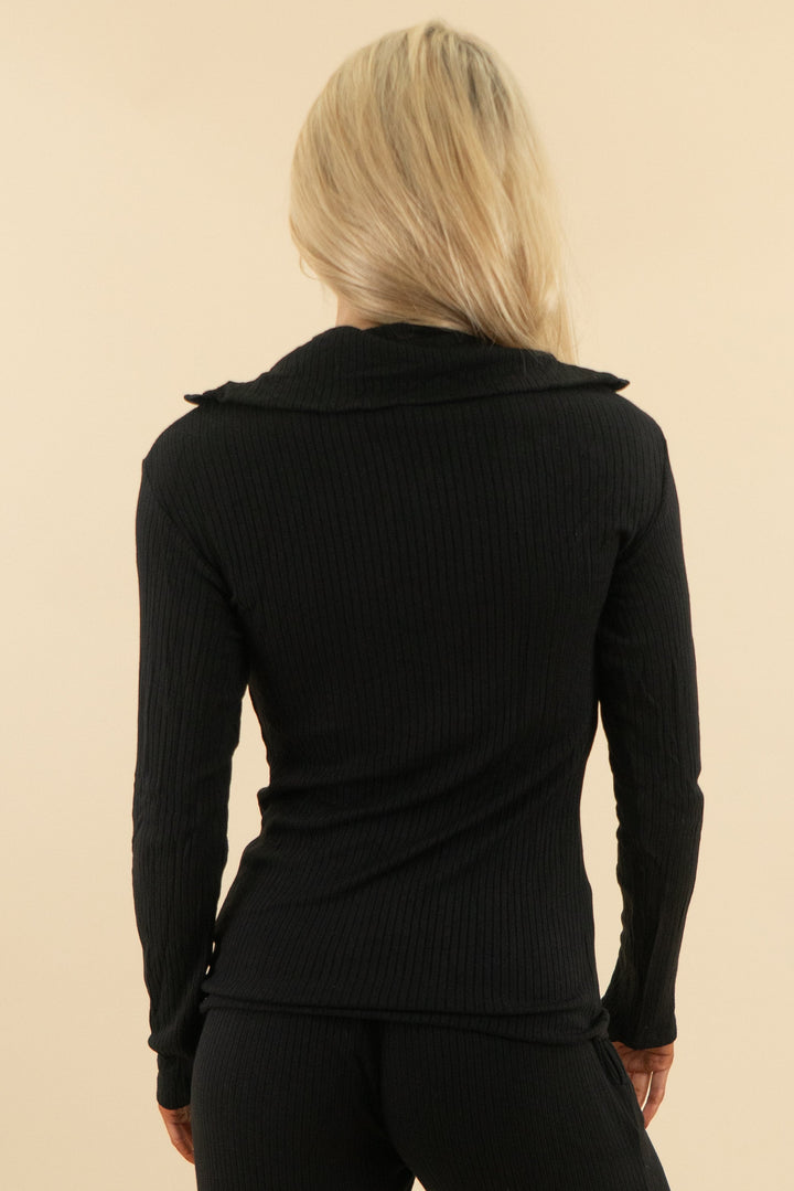 varley luella fitted half zip top (m; retail $132)