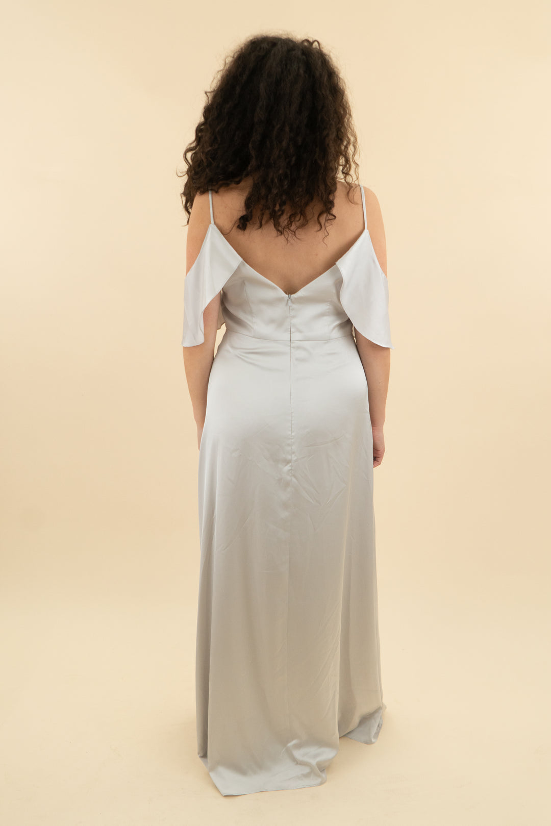 monique lhuillier light grey gown (m; retail $650)