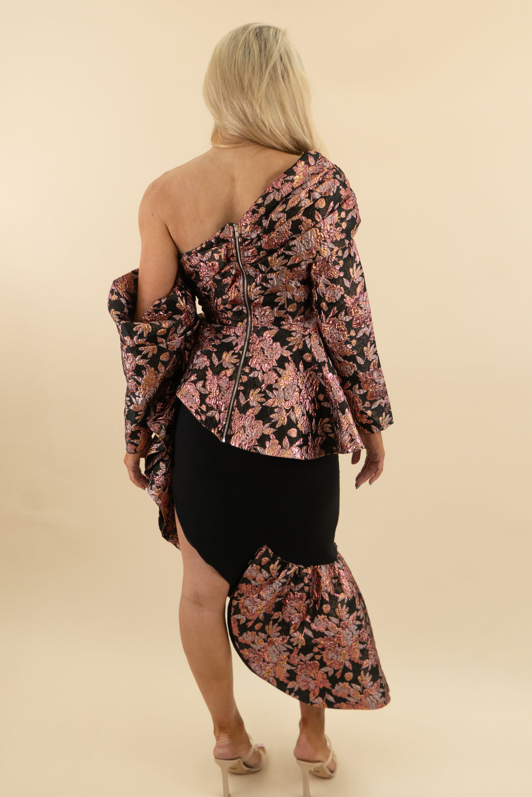 akira black metallic floral jacquard ruffle top and skirt set (s)