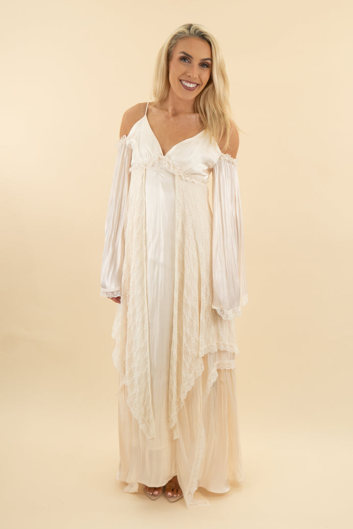 emruvio cream silk and lace maxi dress (4: retail $179)