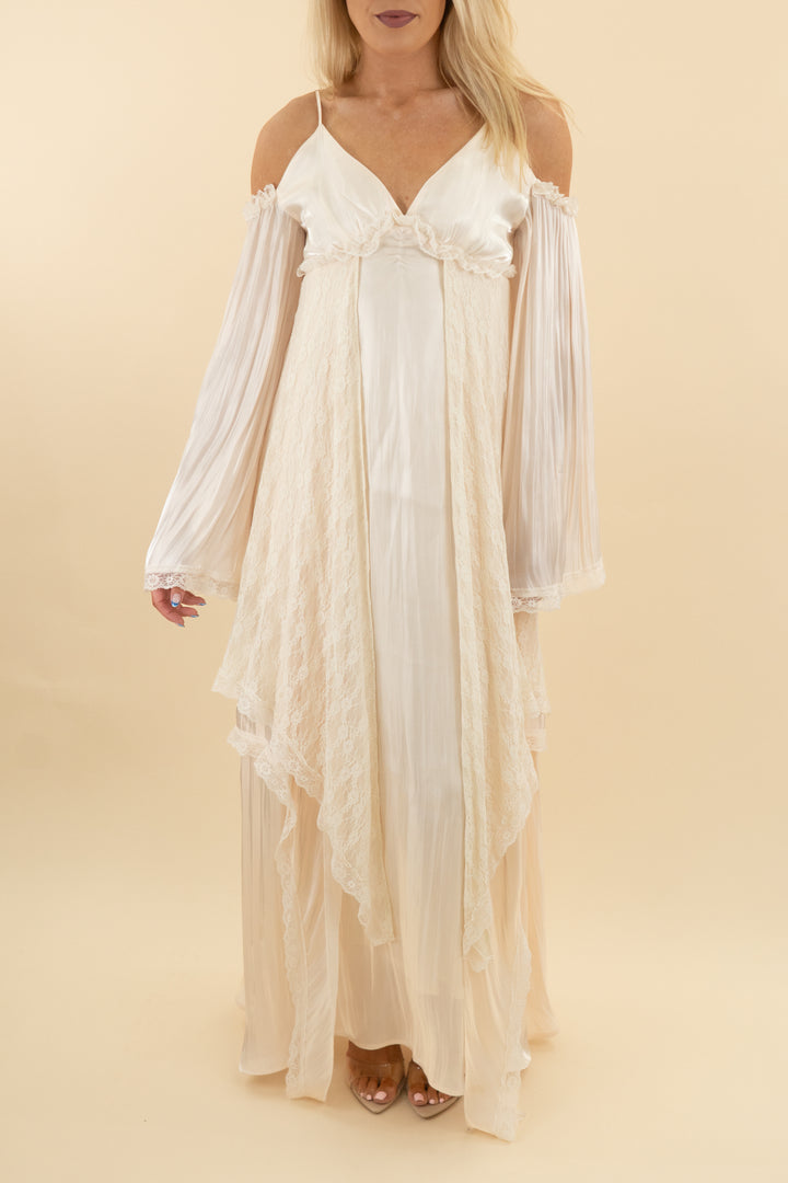 emruvio cream silk and lace maxi dress (4: retail $179)
