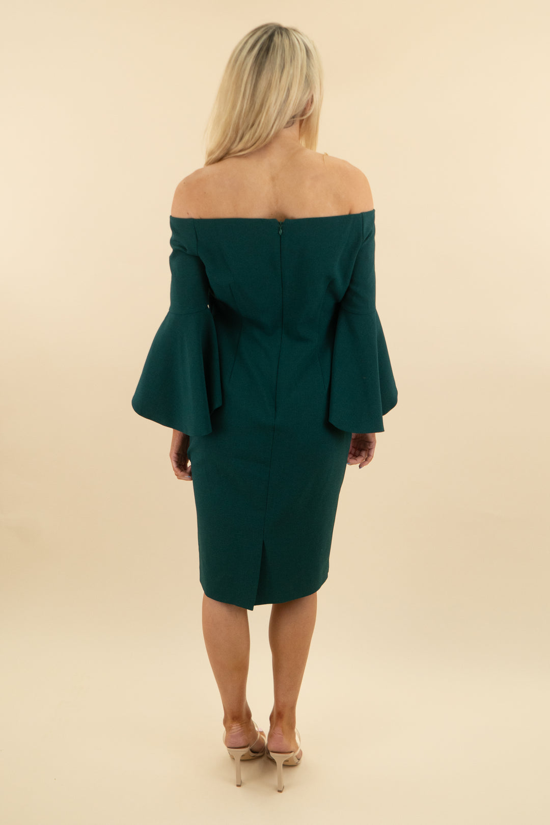 chelsea 28 emerald off the shoulder midi dress (8; retail $149)