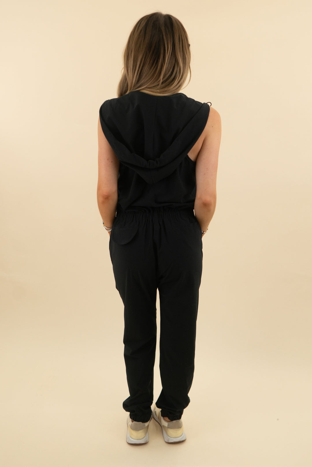 9 2 5 fit activewear jogger jumpsuit with hood (s; retail $230)