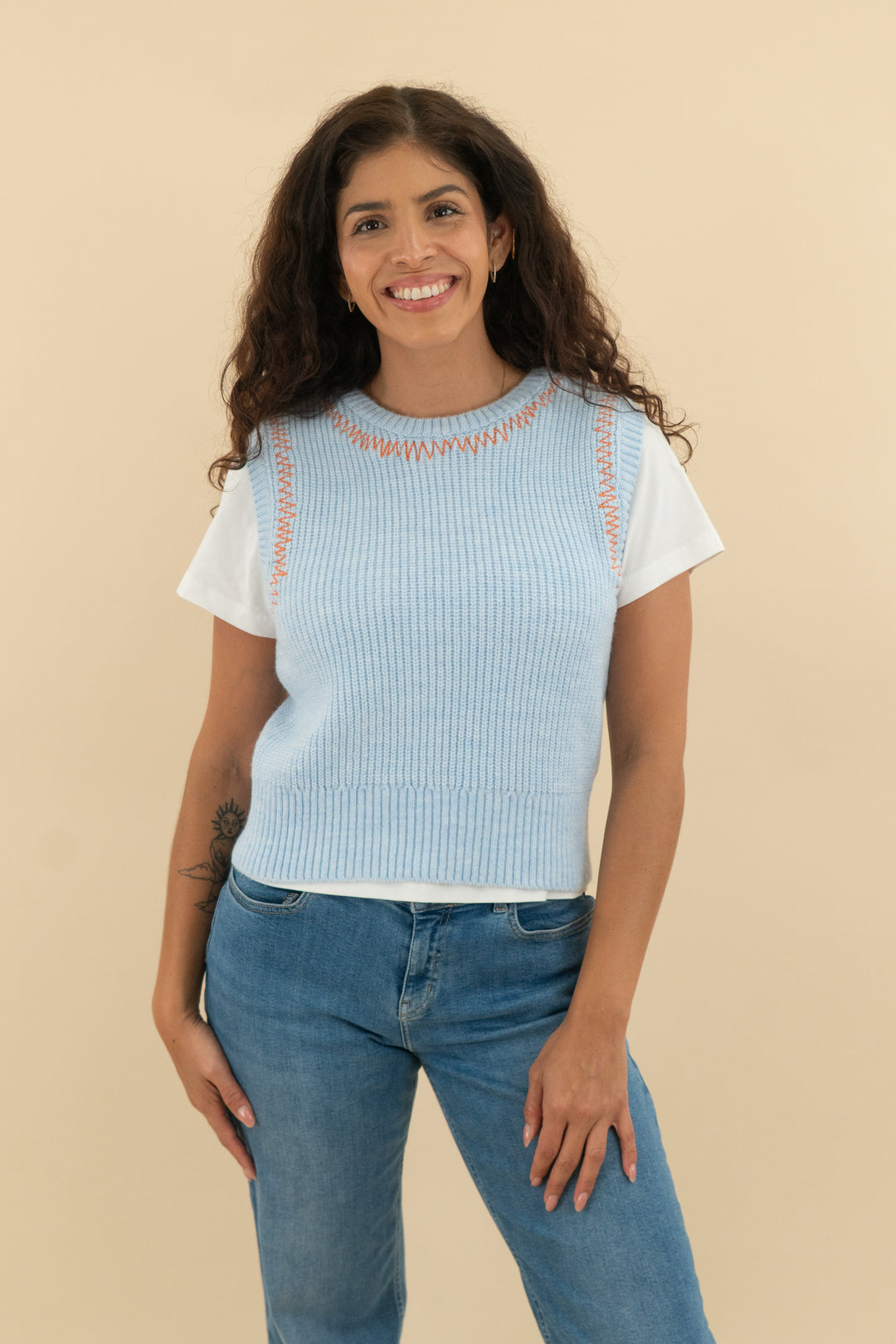 pilcro light blue knit vest with white t shirt nwt (s; retail $118)