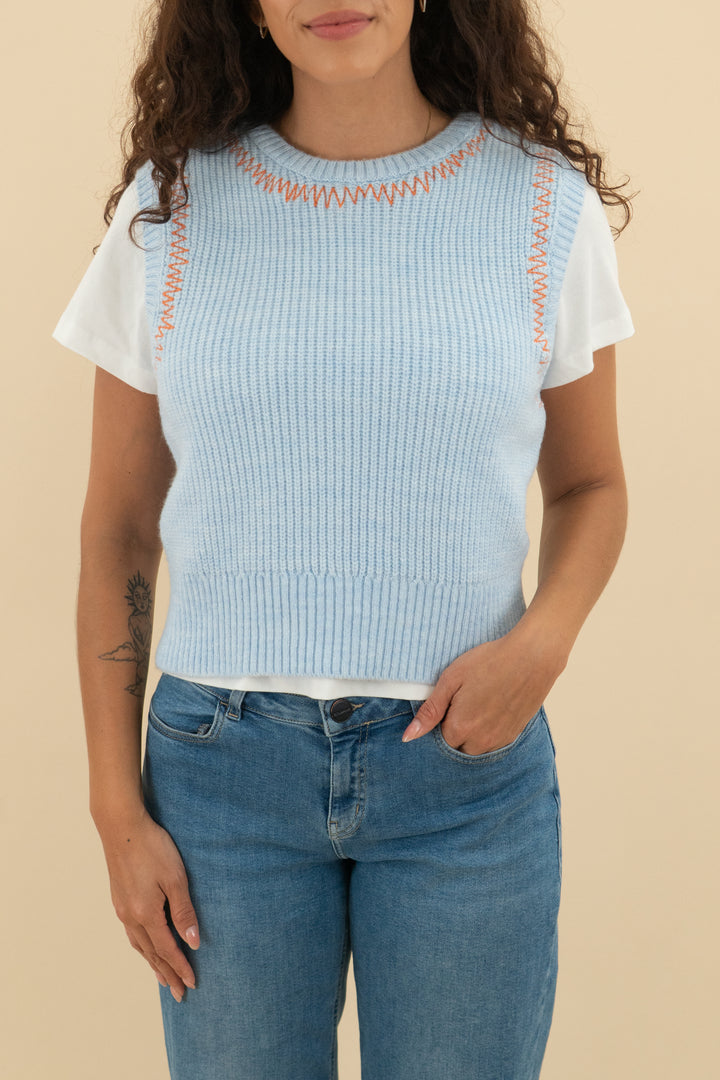 pilcro light blue knit vest with white t shirt nwt (s; retail $118)