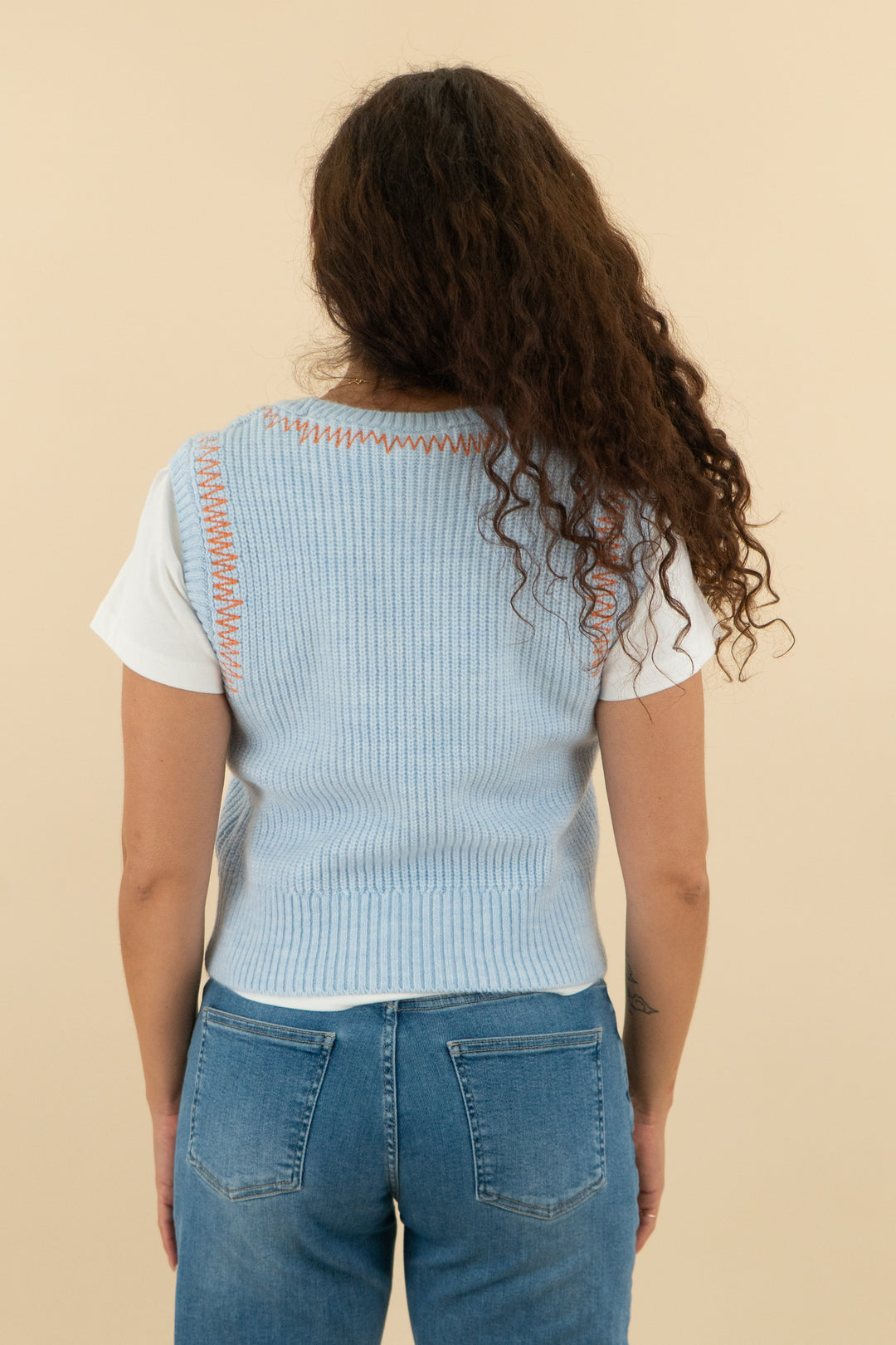pilcro light blue knit vest with white t shirt nwt (s; retail $118)
