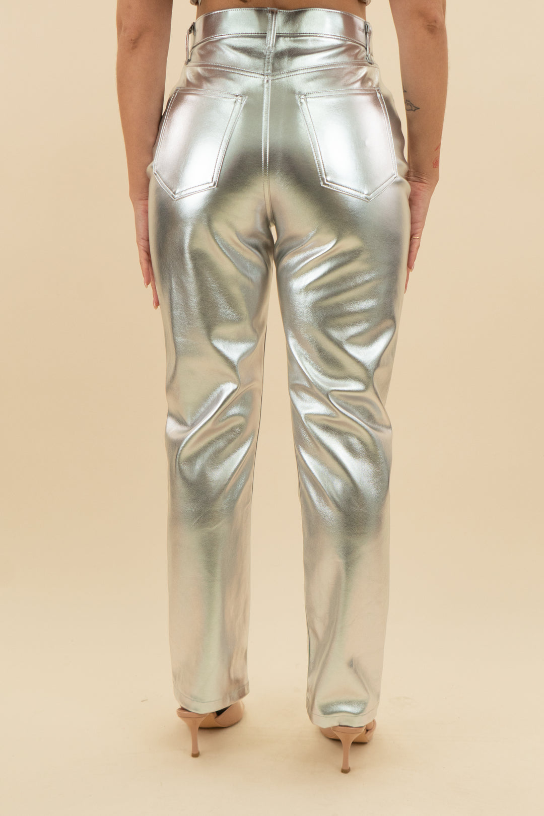abercrombie & fitch the 90s ultra high rise silver metallic pants nwt (27; retail $110)