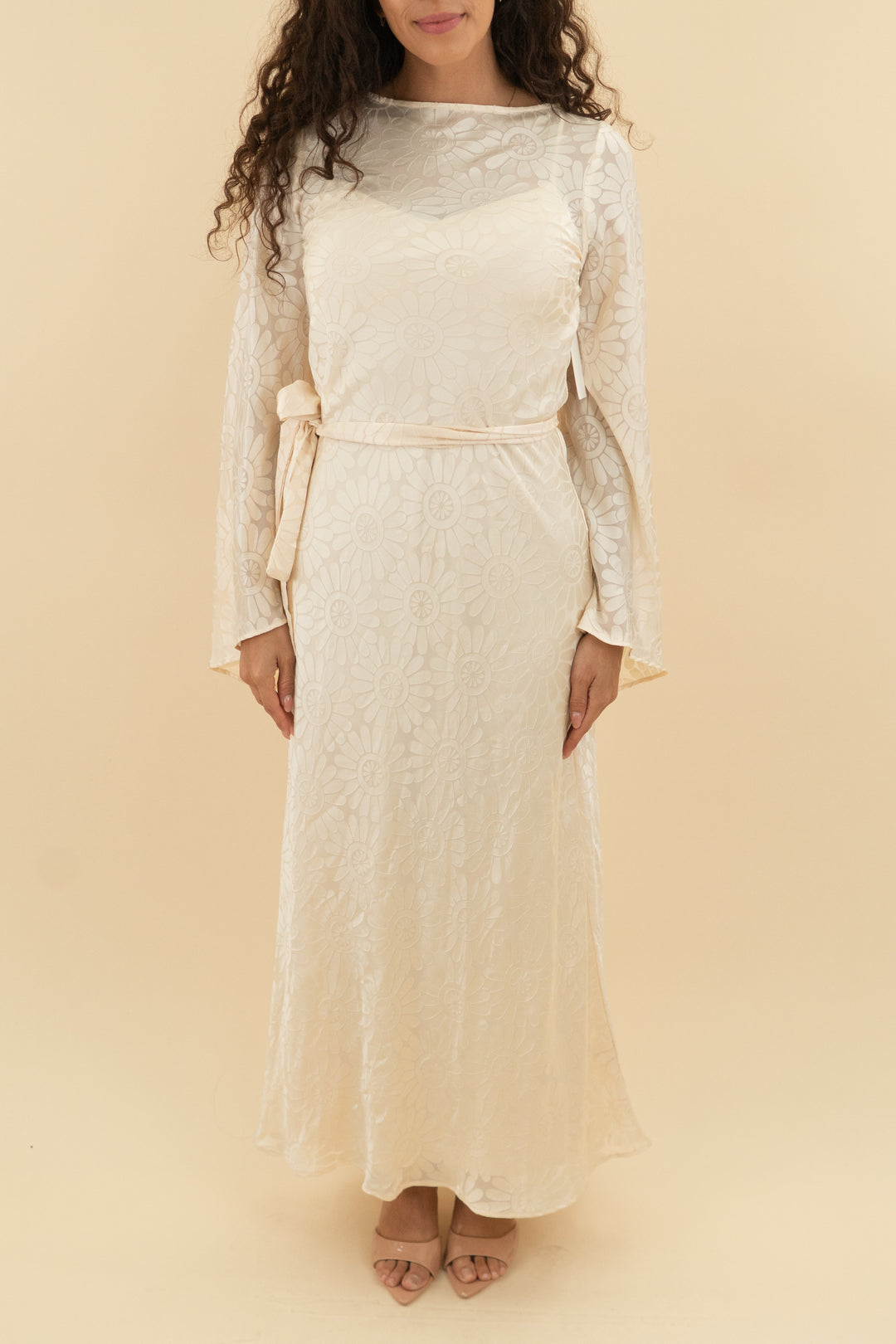 show me your mumu cream daisy burnout dress nwt (s; retail $188)
