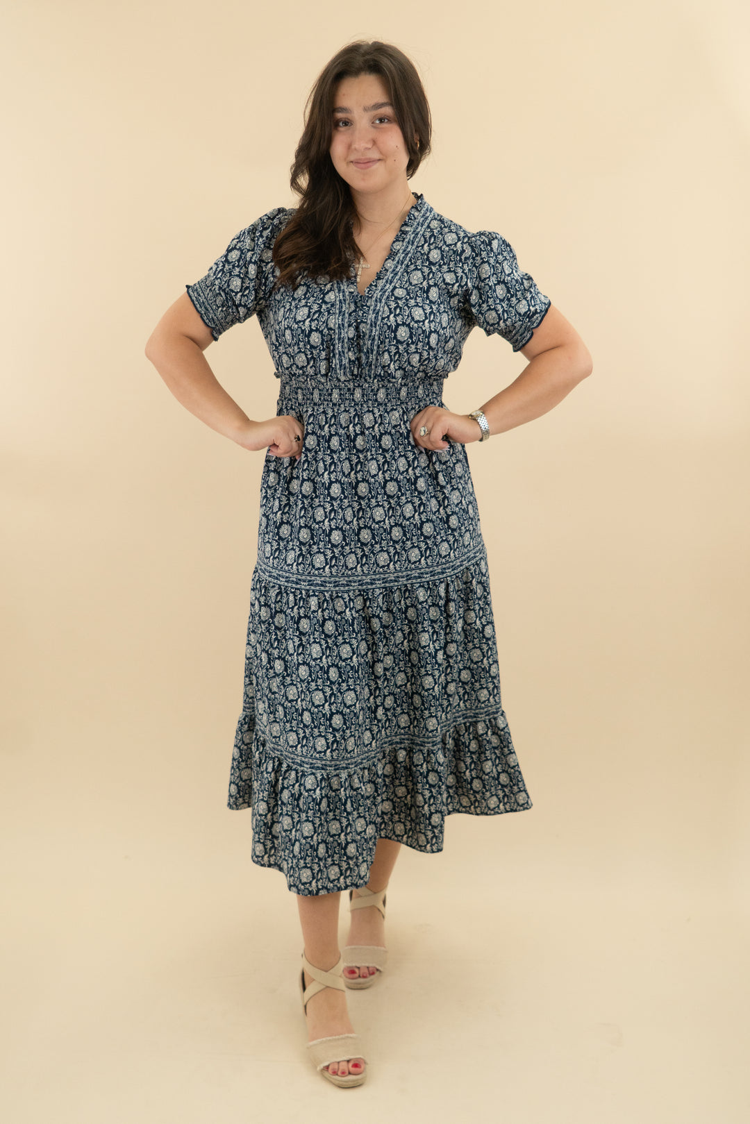 max studio navy white floral short sleeve maxi dress (l: retail $148)