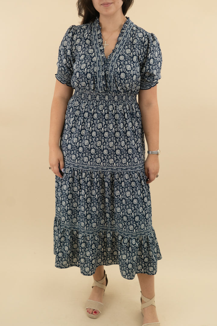 max studio navy white floral short sleeve maxi dress (l: retail $148)