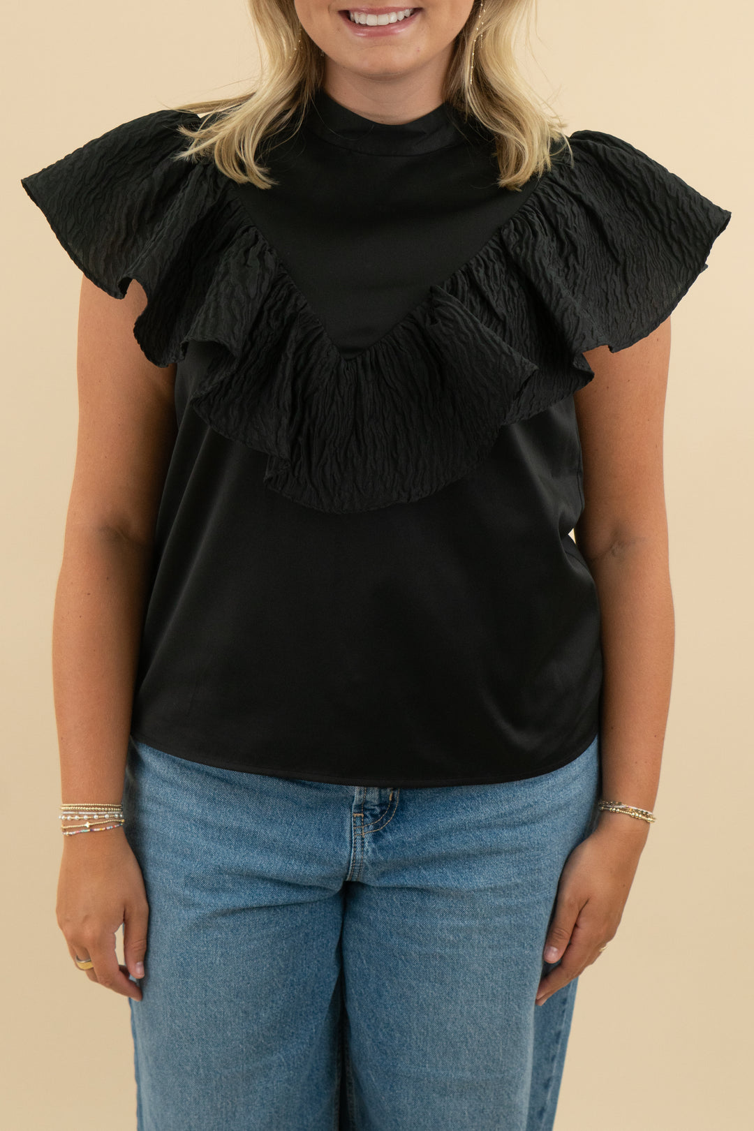 crosby black single ruffle short sleeve satin top (l: retail $158)